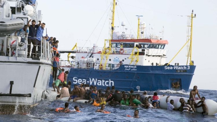 Migranti: archiviata inchiesta su Ong
