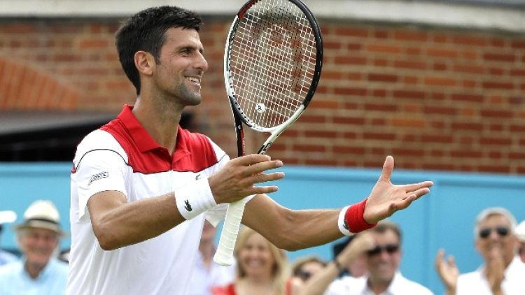 Tennis: al Queen's Djokovic ok