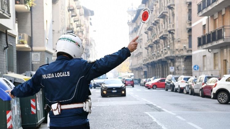 Vigili picchiati e minacciati a Napoli