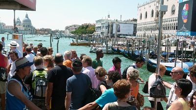 Venezia: tornano gli steward per decoro