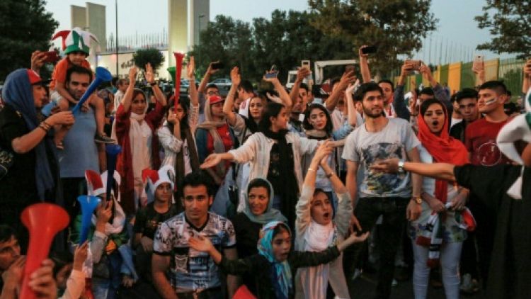 Mondial-2018: football pour tous dans un stade de Téhéran, une première