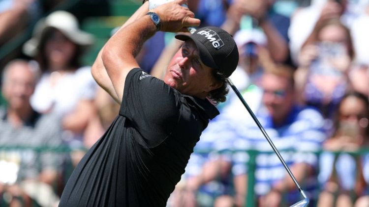 'Embarassed' Mickelson apologises for U.S. Open rules violation