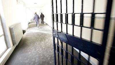 Carceri: Turi, detenuto ferisce 2 agenti