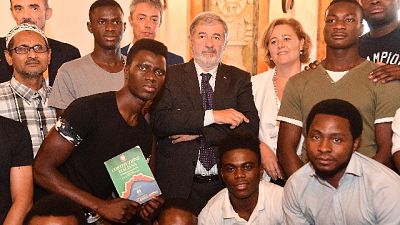 Migranti a Genova studiano Costituzione
