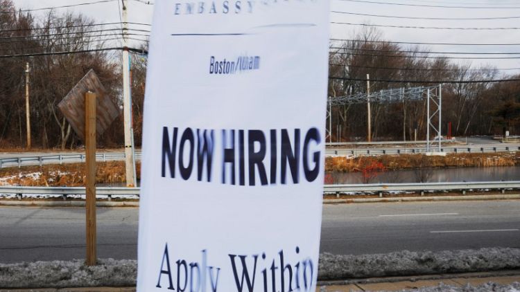 طلبات إعانة البطالة الأمريكية تتراجع للأسبوع الرابع على التوالي