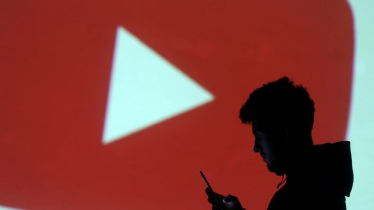 Video makers want YouTube to change subscription tool