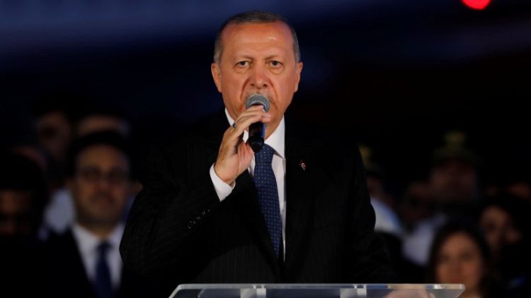 الرئيس التركي يقول إنه سيخفض عدد الوزارات ويسرع وتيرة عملية اتخاذ القرار