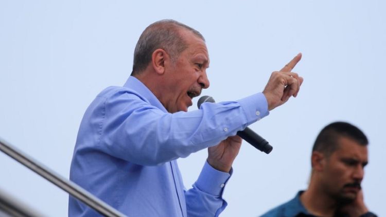 إردوغان ومنافسه في انتخابات الرئاسة يتعهدان بإعادة السوريين لبلادهم