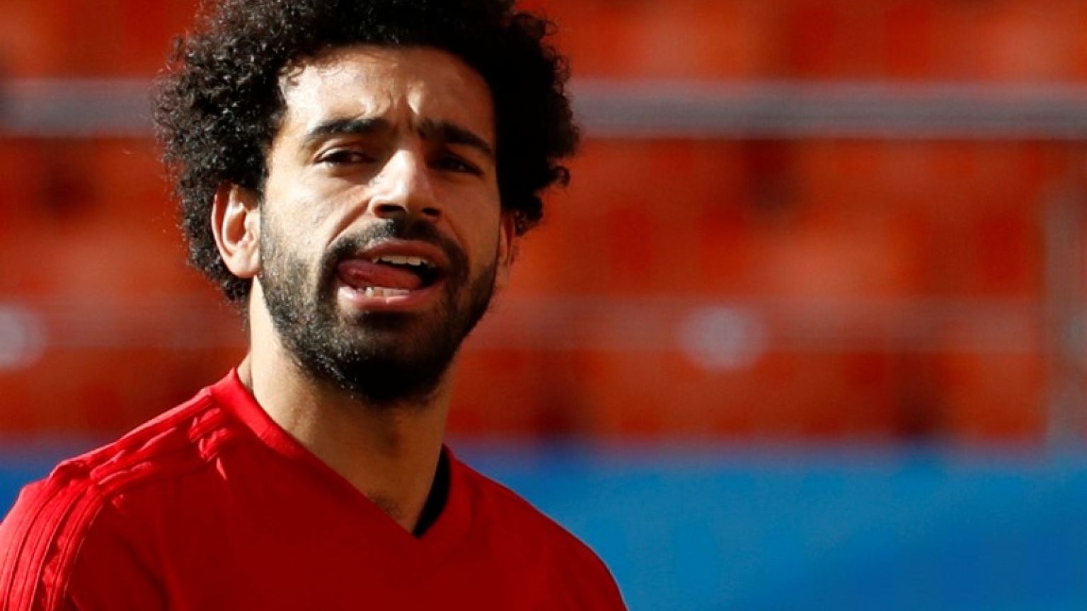 رئيس الشيشان يمنح اللاعب المصري محمد صلاح وسام المواطن الفخري