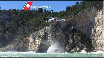 Elicottero salva turisti in mare Gargano Elicottero salva turisti in mare Gargano