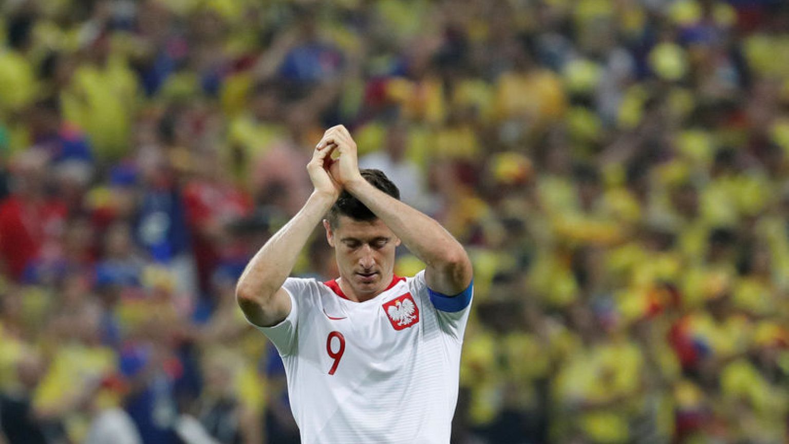 Lonely Lewandowksi fails to hit the mark on global stage