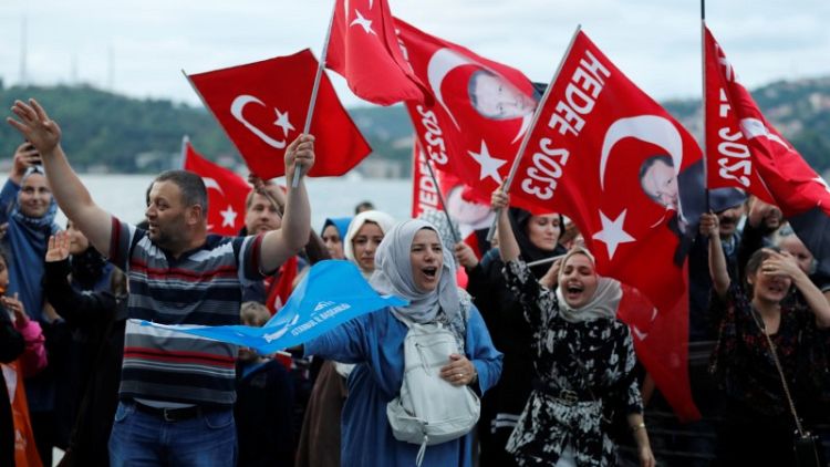 مسؤول: العدالة والتنمية يتوقع فوز إردوغان بالرئاسة بما لا يقل عن 51%