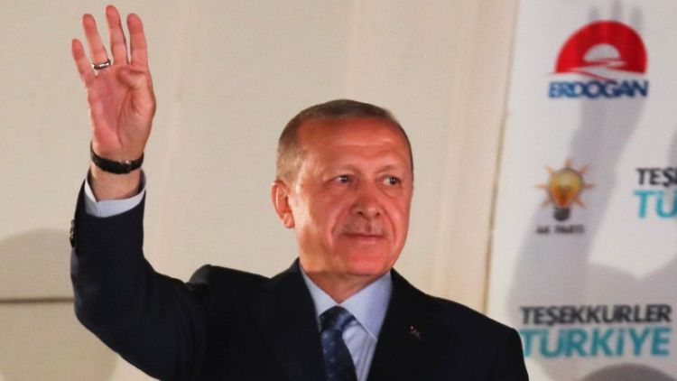 إردوغان ينتصر في الانتخابات التركية ويتأهب لسلطات جديدة واسعة