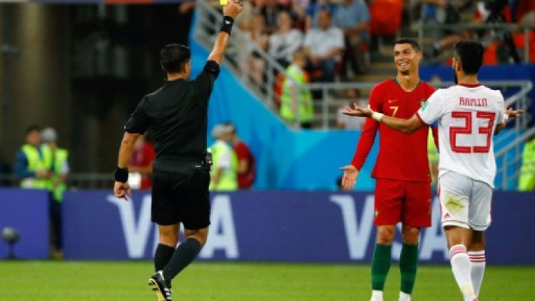 Iran-Portugal: Ronaldo méritait un carton rouge, selon Queiroz qui s'en prend à la VAR