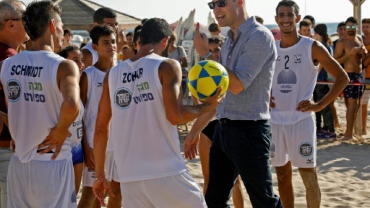 Le prince William en Israël, entre mémoire de l'Holocauste et jeux de plage