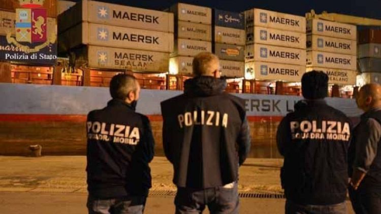 Migranti: fermato scafista sbarco Maersk