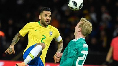 Mondiali: Dani Alves visita al Brasile