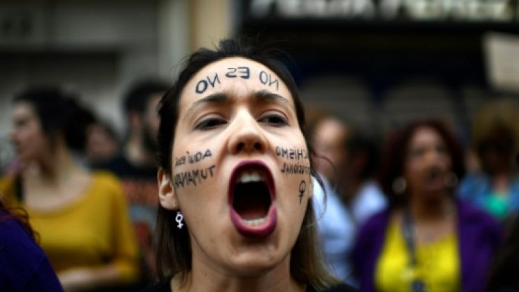 Espagne : la victime de la "Meute" appelle à "ne pas se taire" face aux viols