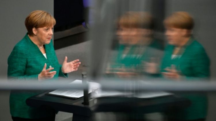 Migrations: il en va du "destin" de l'UE, avertit Merkel