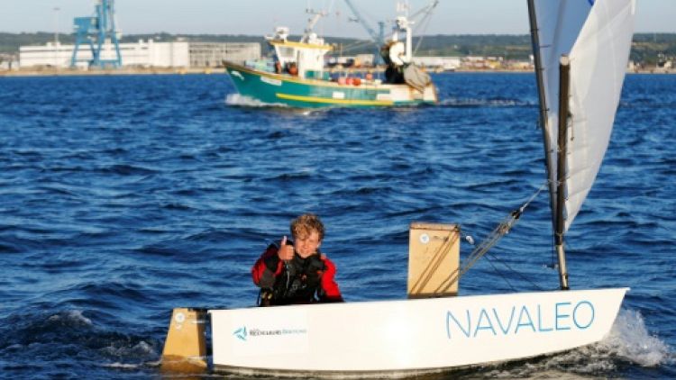 A 12 ans, il bat le record de traversée de la Manche en solitaire en Optimist