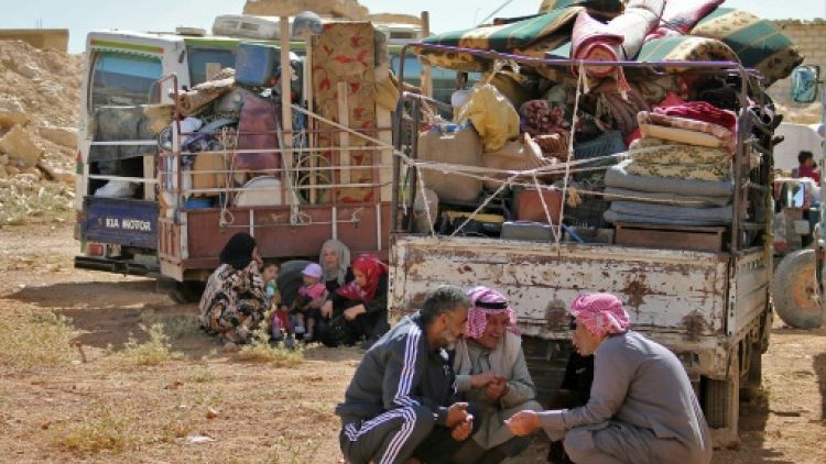 Un groupe de réfugiés syriens quitte le Liban pour rentrer chez eux
