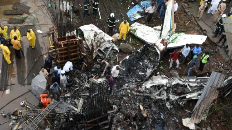 Inde : cinq morts dans le crash d'un petit avion à Bombay