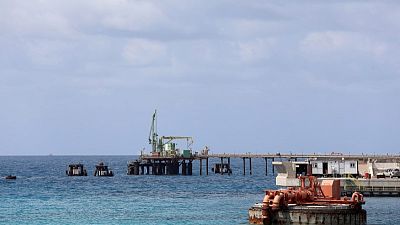 مصادر: مسؤولو ميناء الزويتينة الليبي لا يسمحون برسو ناقلة لمؤسسة نفط طرابلس