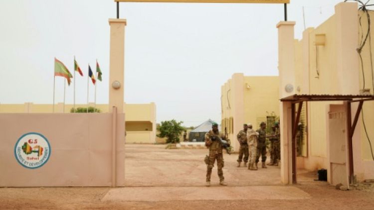Six morts dans l'attaque contre le QG de la force du G5 Sahel au Mali 