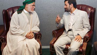 تقرير خاص- مع بدء تأثير العقوبات.. مديرو شركات إيرانية يشترون جوازات سفر أفريقية