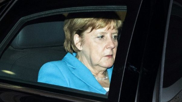 Migrants: Merkel empêtrée dans une crise politique en Allemagne Migrants: Merkel empêtrée dans une crise politique en Allemagne