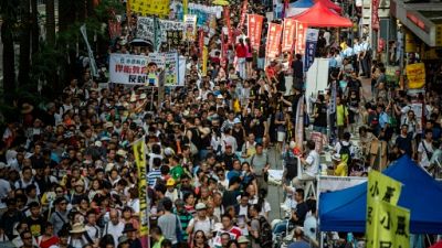 Hong Kong: des milliers de manifestants malgré la pression croissante des autorités Hong Kong: des milliers de manifestants malgré la pression croissante des autorités