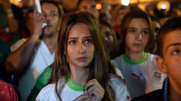 Les supportrices algériennes restent à la porte des stades de foot
