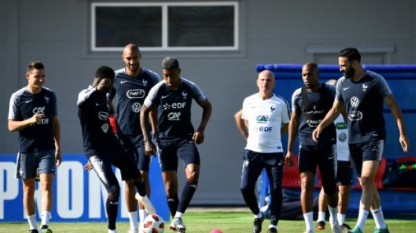 Mondial-2018: les Bleus sans Matuidi, en quête du 11e homme Mondial-2018: les Bleus sans Matuidi, en quête du 11e homme