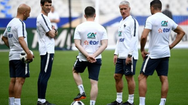 France: bras droit, médecin... La garde rapprochée de Didier Deschamps France: bras droit, médecin... La garde rapprochée de Didier Deschamps