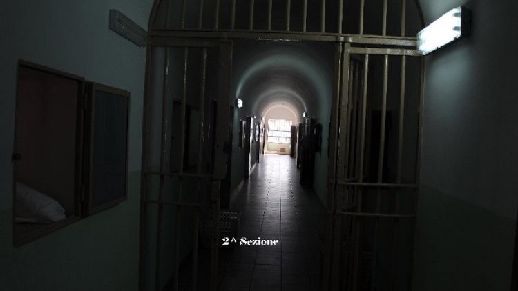 Carceri: rissa fra 100 detenuti a Foggia