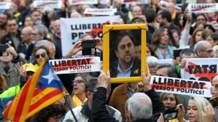 Espagne: six dirigeants indépendantistes incarcérés vont être transférés en Catalogne