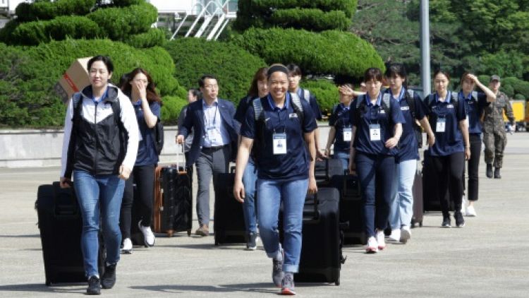Diplomatie du basket entre les deux Corées: des joueurs du Sud débarquent au Nord