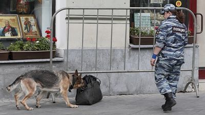 شرطة موسكو تطوق شارعا قريبا من الكرملين لفترة وجيزة لدواع أمنية