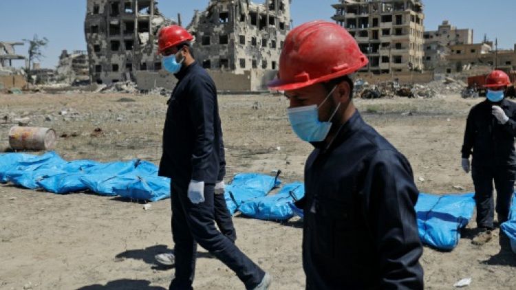 Syrie: HRW lance un appel à l'aide pour exhumer les charniers à Raqa, ex-fief de l'EI