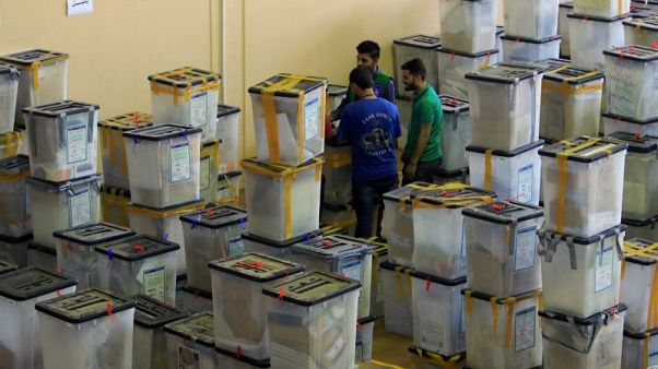 بدء إعادة فرز الأصوات يدويا في الانتخابات العراقية بدء إعادة فرز الأصوات يدويا في الانتخابات العراقية