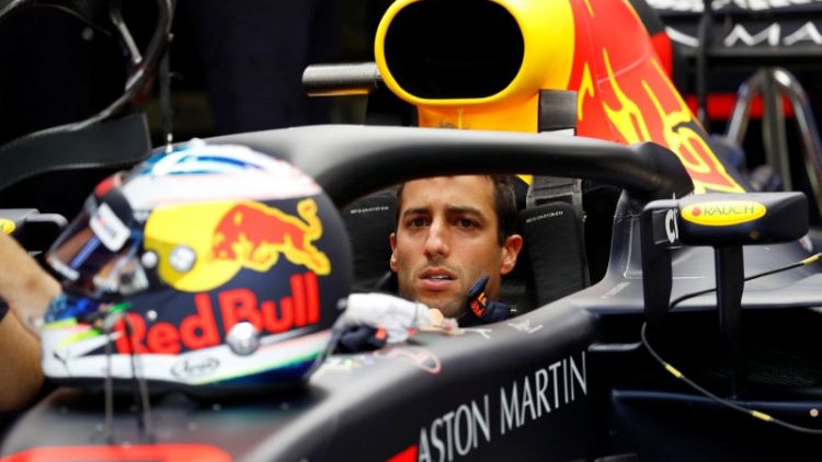 Ricciardo set to stay at Red Bull, says Horner