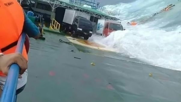 Naufrage d'un ferry en Indonésie: le bilan monte à 29 morts Naufrage d'un ferry en Indonésie: le bilan monte à 29 morts
