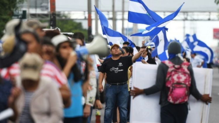 Nicaragua: chaîne humaine pour le départ d'Ortega après des affrontements dans le nord