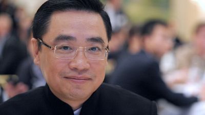 France : le patron du groupe chinois HNA meurt en se faisant prendre en photo France : le patron du groupe chinois HNA meurt en se faisant prendre en photo