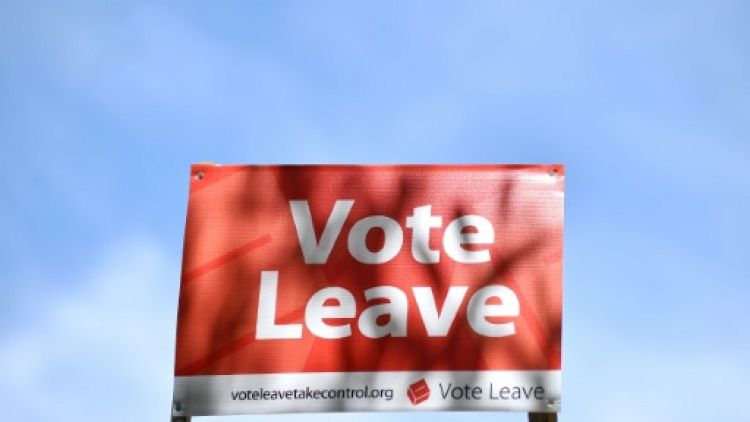 GB: la campagne officielle pro-Brexit se défend d'avoir triché
