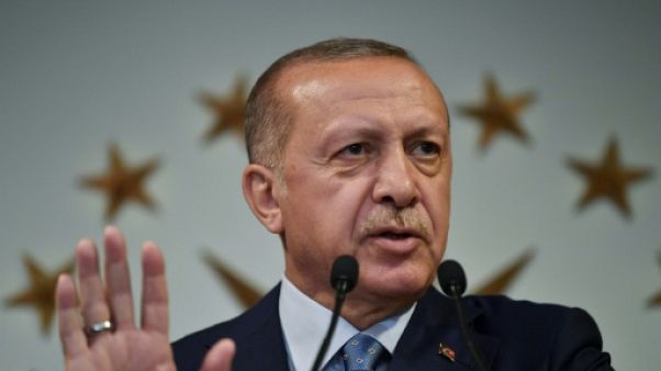 Turquie: La victoire d'Erdogan et son parti aux élections officialisée Turquie: La victoire d'Erdogan et son parti aux élections officialisée