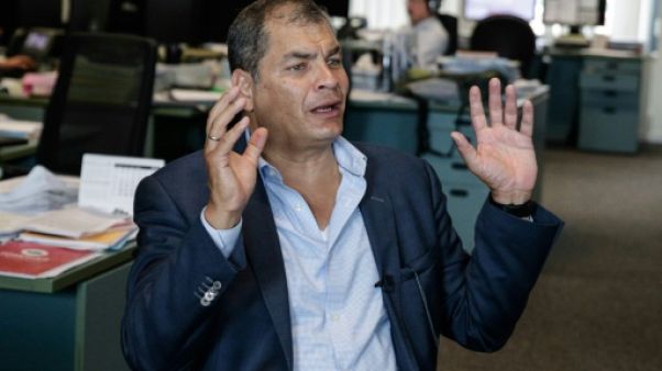 Equateur: l'ancien président Correa dénonce le mandat d'arrêt comme un "complot politique" Equateur: l'ancien président Correa dénonce le mandat d'arrêt comme un "complot politique"