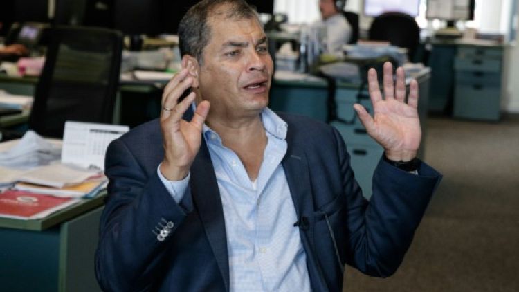 Equateur: l'ancien président Correa dénonce le mandat d'arrêt comme un "complot politique"