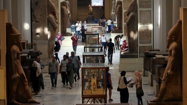 مصر تعرض مئات القطع الأثرية بعد مصادرتها من مهربين في إيطاليا مصر تعرض مئات القطع الأثرية بعد مصادرتها من مهربين في إيطاليا