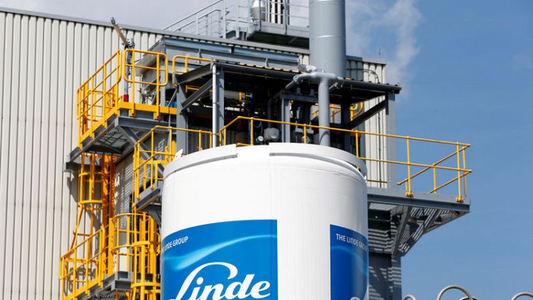 Linde says in talks on more sales after Praxair European deal